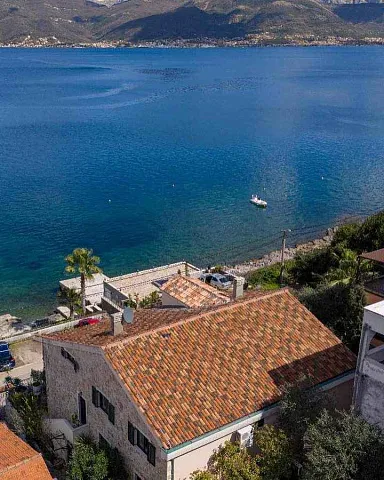 Apartment mit Panoramablick auf das Meer in der ersten Reihe in Krasici — photo 15